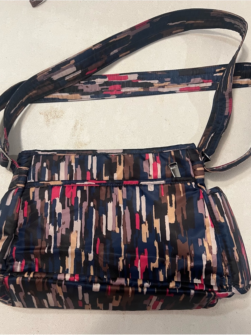 Lug Shoulder Bag Women Zipper Pockets Lined Multicolor Geometric Pattern - Picture 2 of 4